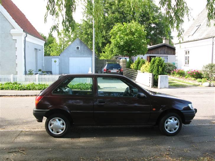 Ford Fiesta 1.3 sport SOLGT billede 3