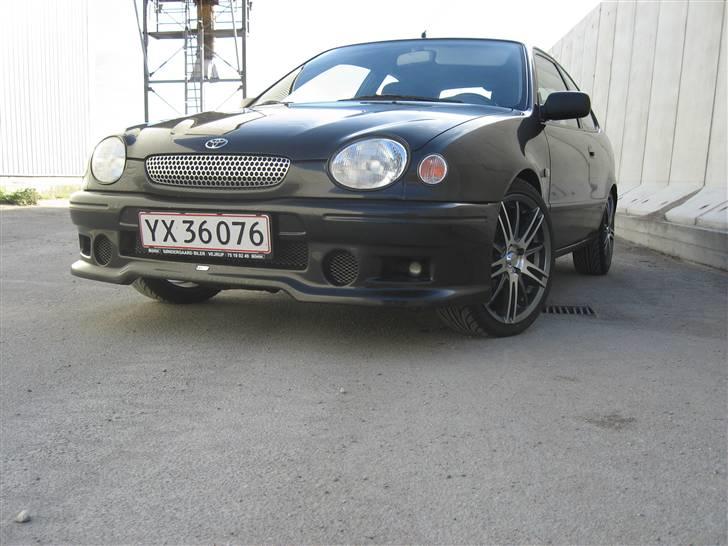 Toyota Corolla 1,3 - SOLGT- billede 4