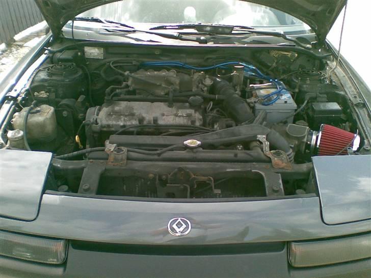 Mazda 323F * Skrottet * - Vidst det første "rigtige" billed af mit motorrum billede 9