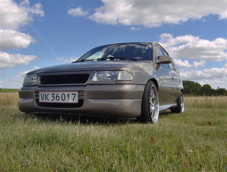 Opel astra f caravan solgt billede 2