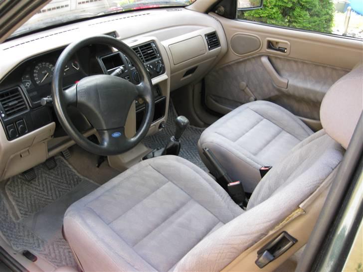 Ford Escort 1,6i 3d cl billede 6