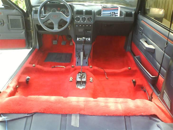 Peugeot 205 GTI solgt billede 2