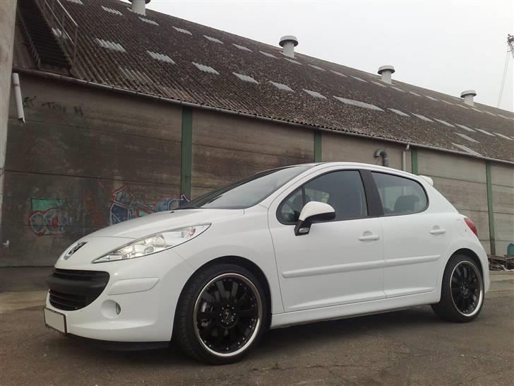 Peugeot 207 1,6 hdi comford + billede 1