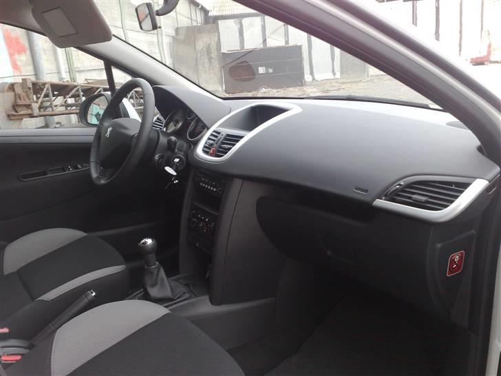 Peugeot 207 1,6 hdi comford + billede 8