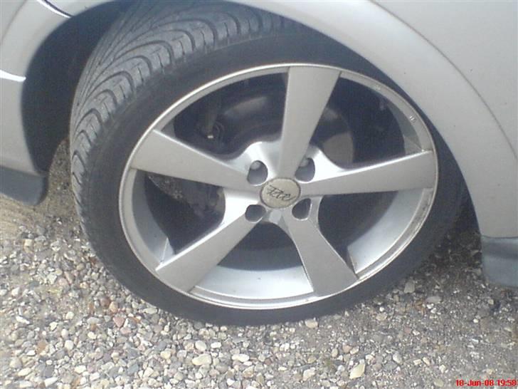 Opel ASTRA - liger godt på vejen  billede 5