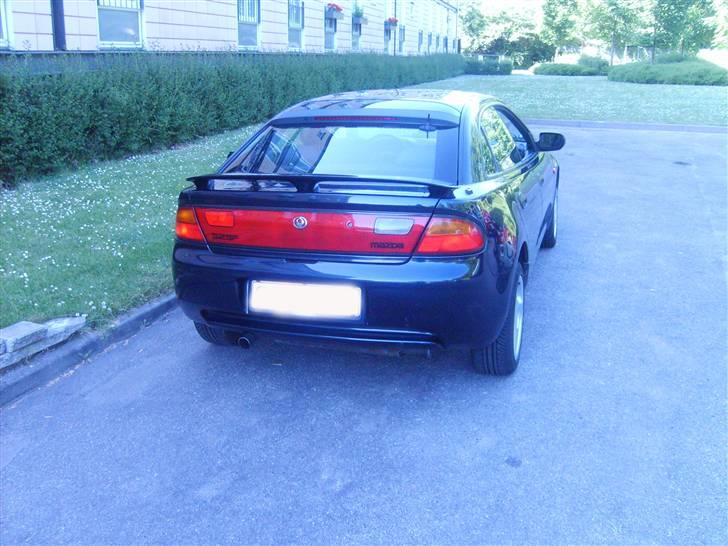 Mazda 323F SOLGT billede 10