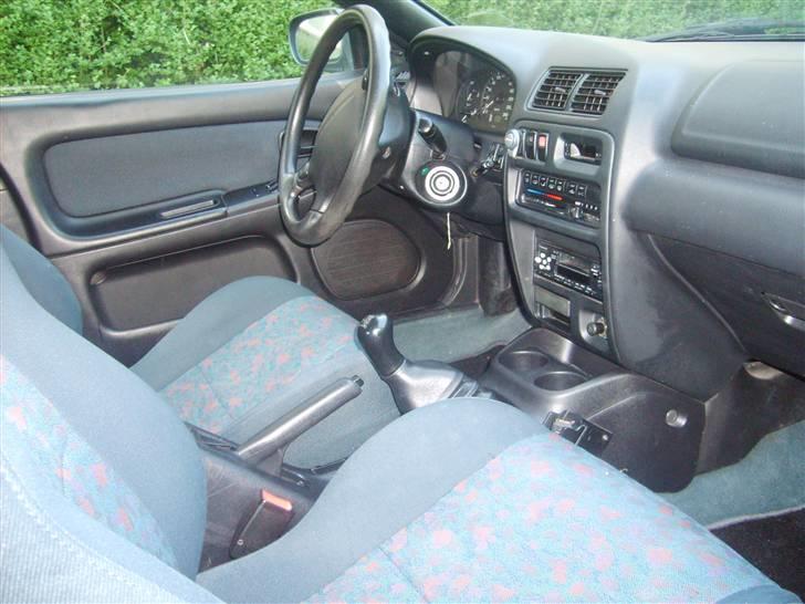 Mazda 323F SOLGT billede 11