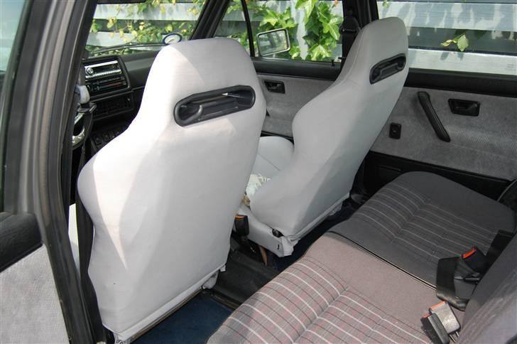 VW Jetta 1,8 GLi 16v SOLGT - Yay, de er også flotte bagtil :D billede 19