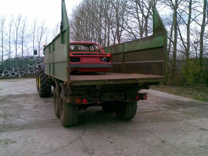 BMW e30 320i (donorbil) billede 13