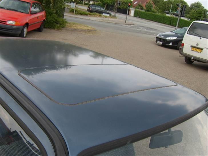 VW Golf II 1,3  55Hk :-) - Original soltag, kører ind i taget... GAMMELT billede 7