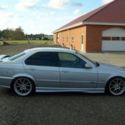 BMW 325i