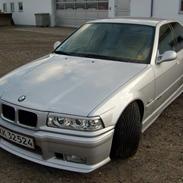 BMW 325i