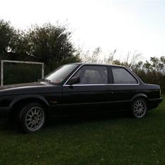 BMW E30 318i solgt