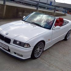 BMW 328i Cabriolet