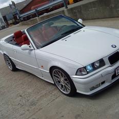 BMW 328i Cabriolet