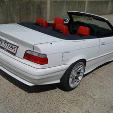 BMW 328i Cabriolet