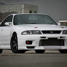 Nissan Skyline GT-R R33 SOLGT
