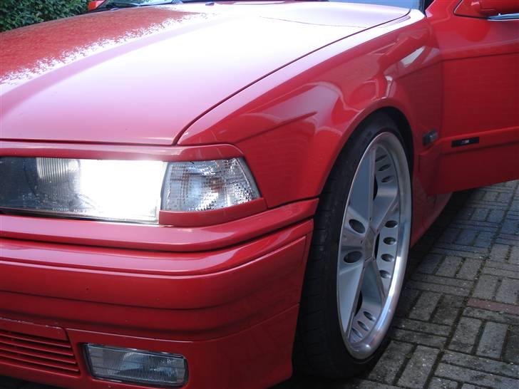 BMW 318 Ti SOLGT billede 1