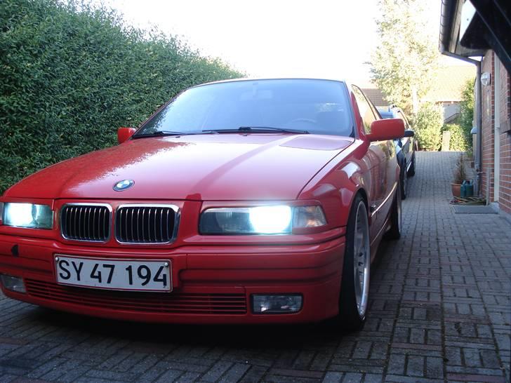 BMW 318 Ti SOLGT billede 2