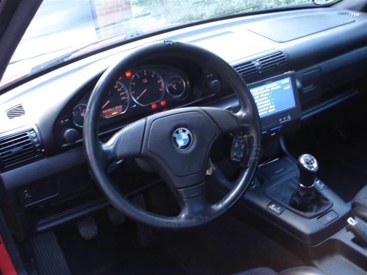 BMW 318 Ti SOLGT billede 4