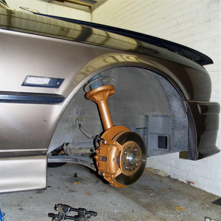 BMW 320i Touring SOLGT - metaliseret og pulverlakeret undervognsdele billede 7