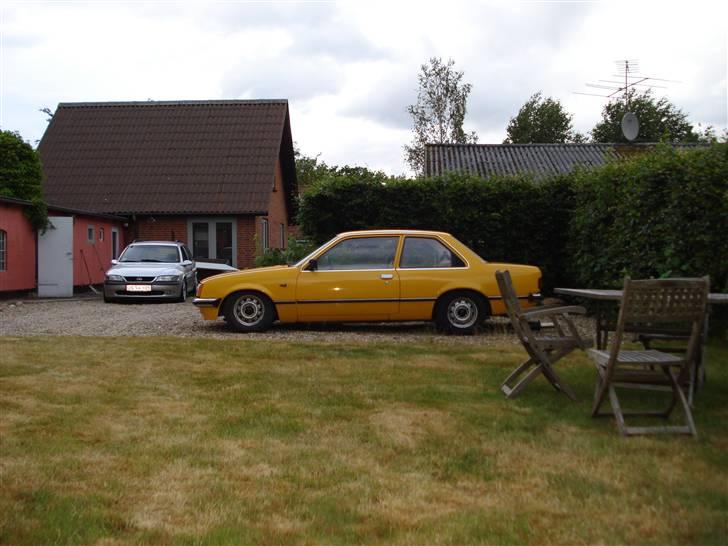 Opel Rekord E1 købt tilbage! - Sammen med Vectraen som jeg kører i til daglig.. billede 14