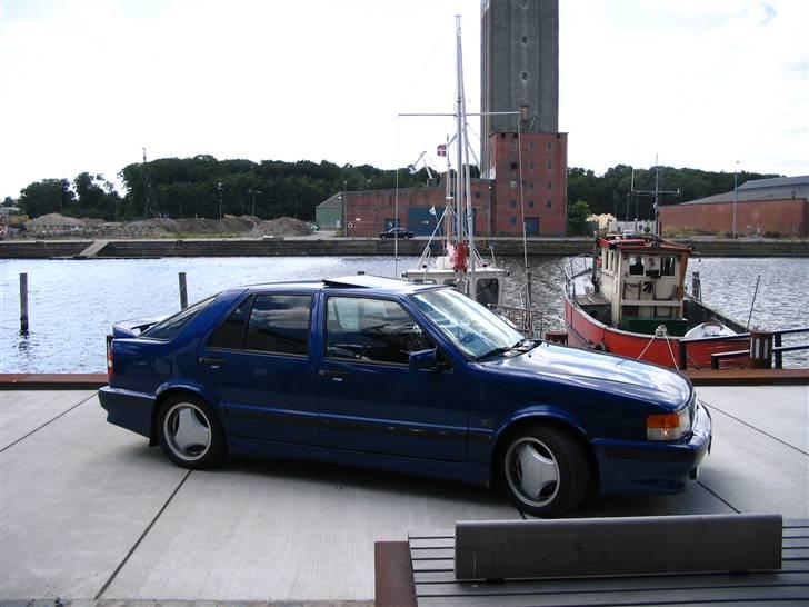 Saab 9000  SOLGT - Ved den nye del af odense havn billede 1