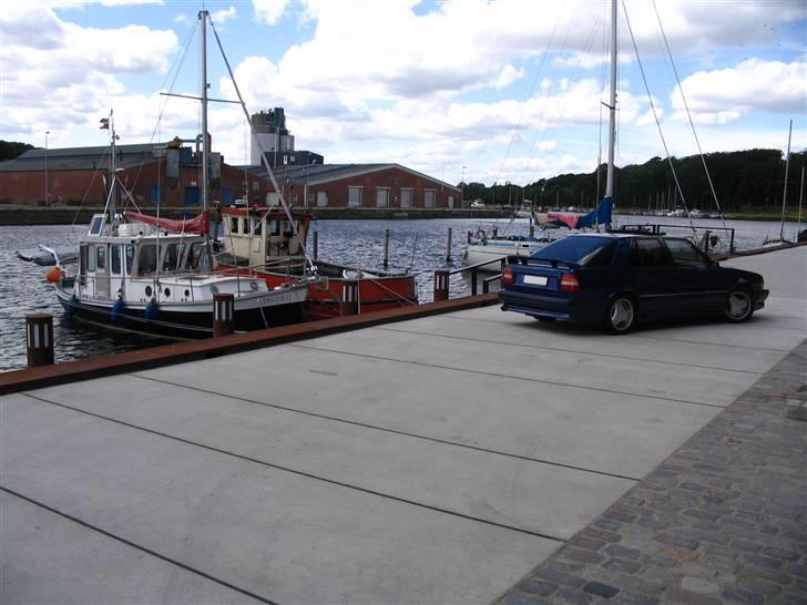 Saab 9000  SOLGT - Ved den nye del af odense havn billede 2