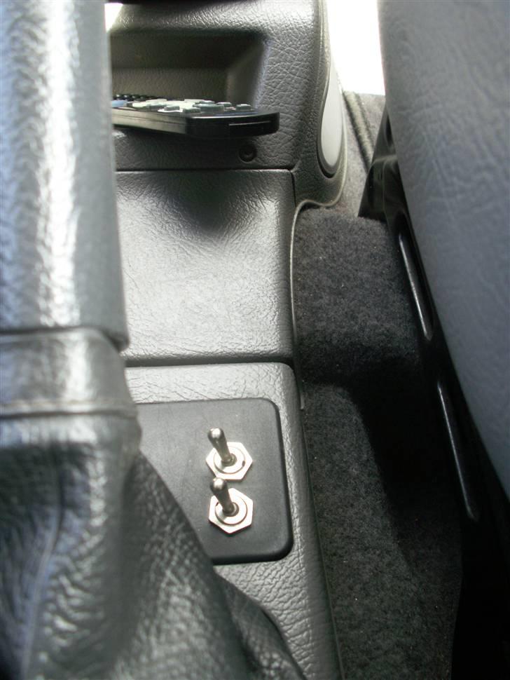 Fiat Punto 60sx  - knapperne til neonen billede 6