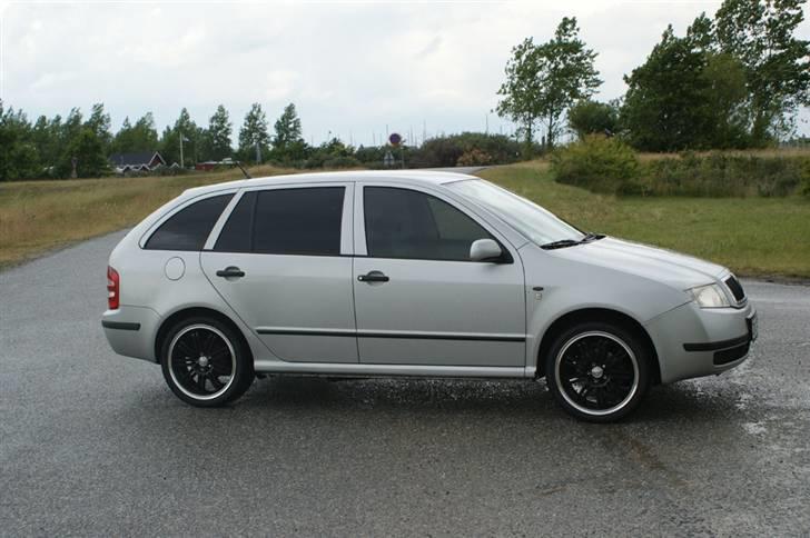 Skoda Fabia Combi *Totalskadet* billede 2