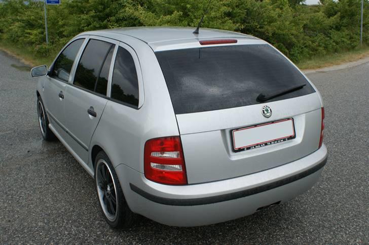 Skoda Fabia Combi *Totalskadet* billede 3