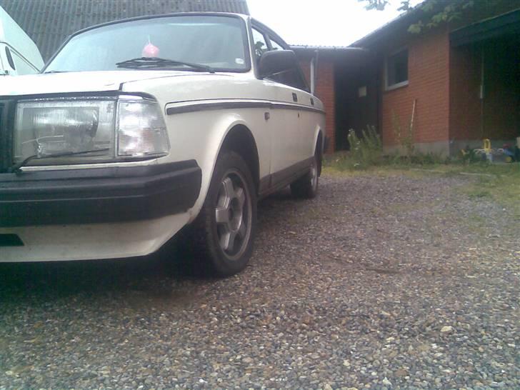 Volvo 240 solgt billede 5