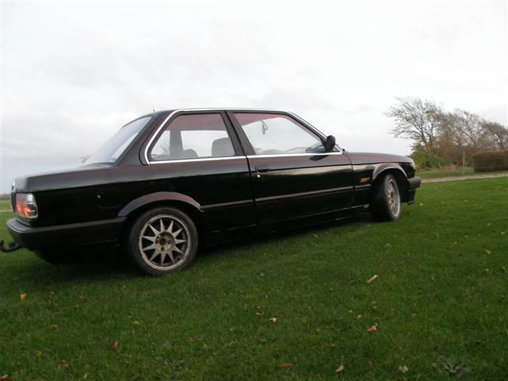 BMW E30 318i solgt billede 4