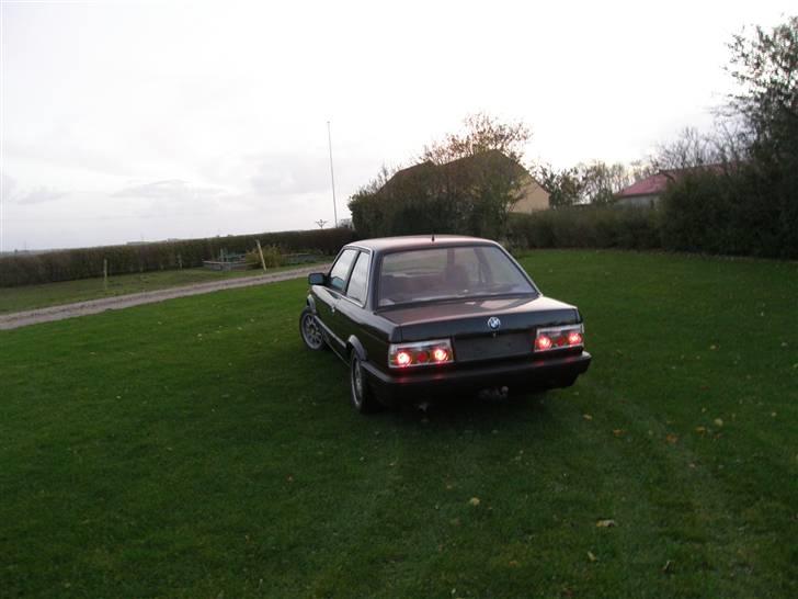 BMW E30 318i solgt billede 6