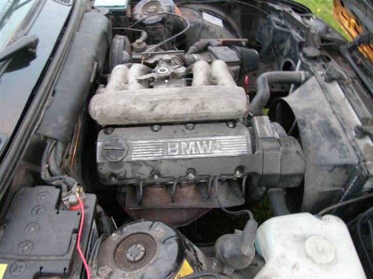 BMW E30 318i solgt billede 11