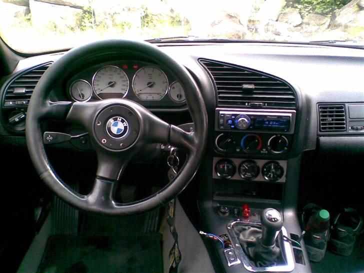 BMW 318i -solgt- billede 7