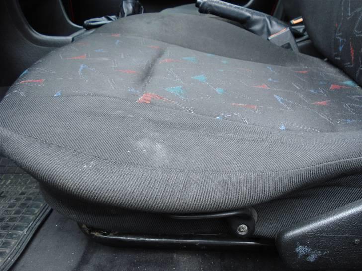 VW Passat 1,8 variant "Court - Et stk meget slidt sæde billede 10