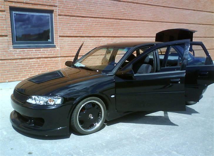 Opel Vectra B 1,8 *SOLGT* billede 1