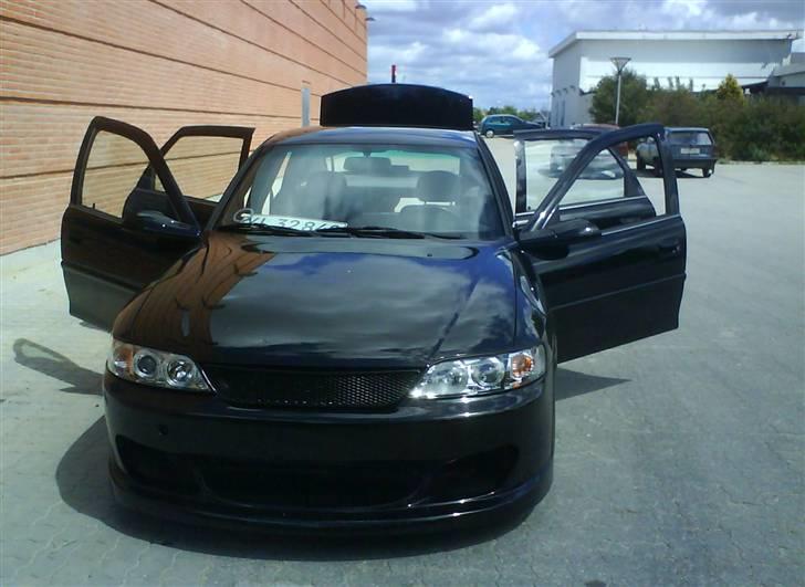 Opel Vectra B 1,8 *SOLGT* billede 2