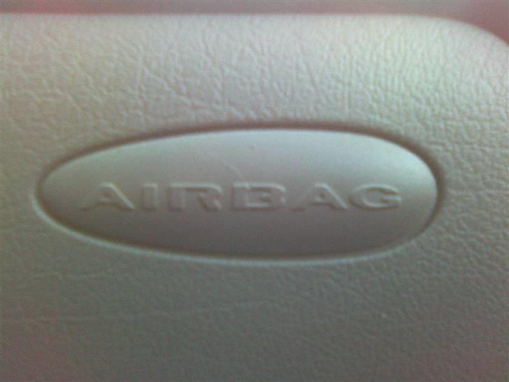 VW Polo 1,6 6n  - når ulykken er ude, er den rar at ha..  billede 10