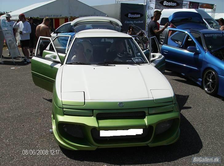 Mazda 323F Solgt billede 6