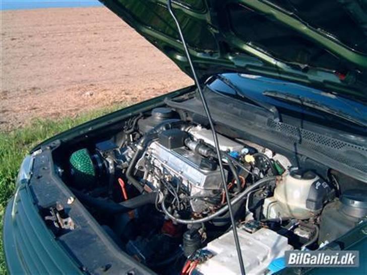 VW Vento GL SOLGT - Maskinen der laver lyden i bilen :) billede 4