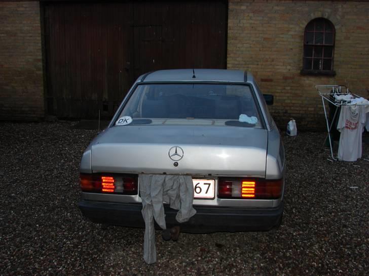 Mercedes Benz 190 E smadret billede 5