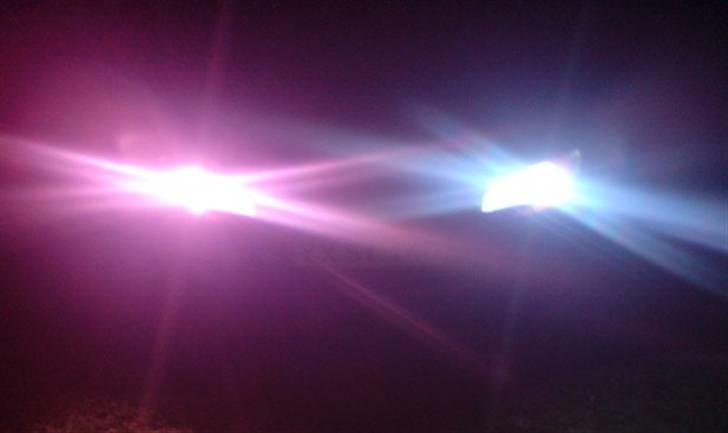 Peugeot 406 3.0 V6 Coupé - tidligere 12000K xenon til venstre.. og nuværende til højre.. billede 6