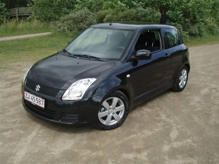 Suzuki Swift 1.3 GL-S TOTALSKADET billede 8