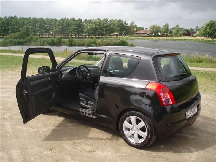 Suzuki Swift 1.3 GL-S TOTALSKADET billede 10