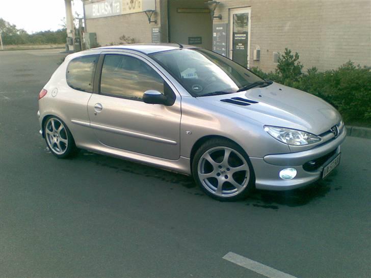 Peugeot 206 1,4 hdi - Sådan ser den ud nu, bedre billeder kommer når vejret bliver bedre.... billede 18