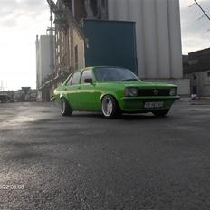Opel kadett c 2.2E byttet.