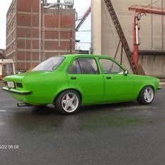 Opel kadett c 2.2E byttet.