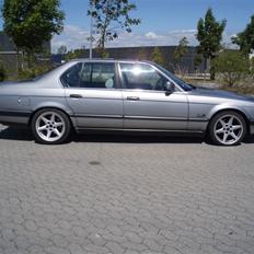 BMW 730i